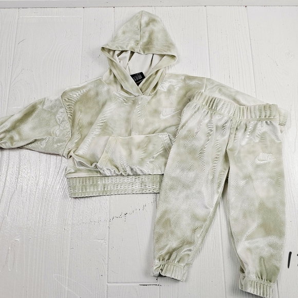 Nike girls' velour tie-dye tracksuit set - Picture 1 of 1